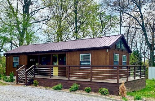 Marion House | Entire Three Cabins Property Perfect for Big Groups in Marion, Illinois