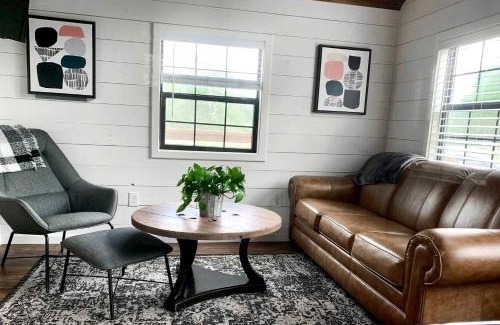 Marion House | Entire Three Cabins Property Perfect for Big Groups in Marion, Illinois