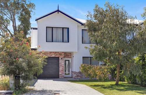 Bassendean House | Entire townhouse in Bassendean near Swan River