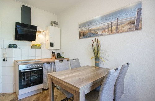Borkum House | Entire vacation home with two modern and central apartments.