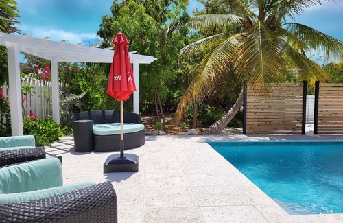 Leeward Settlement House | Entire Villa for Rent, Leeward/Grace Bay, Short Walk to Sunset Beach