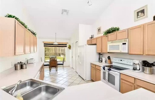 Eagle Pointe South Villa | Entire Villa with Pool and great Privacy near Disney
