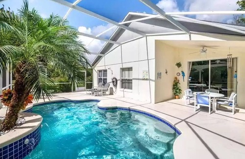 Eagle Pointe South Villa | Entire Villa with Pool and great Privacy near Disney