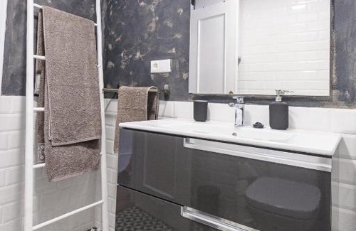 Luanco Apartment | Entorno único a 2 minutos del mar con plaza de garaje