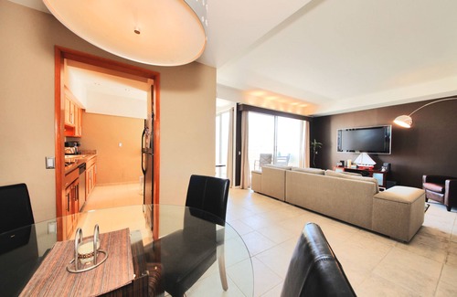 Hollywood Condo | ENTOURAGE/RAY DONOVAN BUILDING – LUXURY Condo