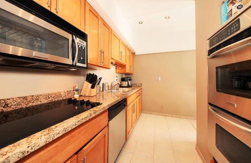 Hollywood Condo | ENTOURAGE/RAY DONOVAN BUILDING – LUXURY Condo