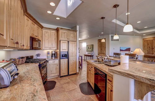 St. George House | Entrada 2 BR, 2BA Waterside Villa w/Full Kitchen & 2 Private Garages