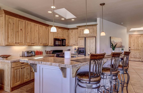 St. George House | Entrada 2 BR, 2BA Waterside Villa w/Full Kitchen & 2 Private Garages