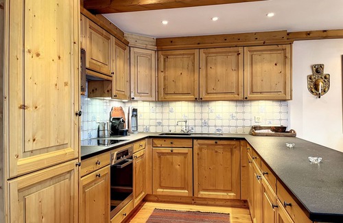Verbier Apartment | Entrance, living room with fire place, eating corner, kitchen full equipped (Nespresso coffee machin