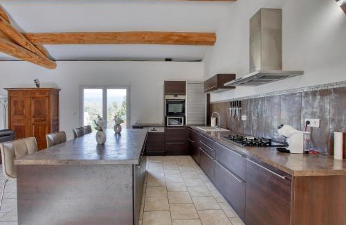 Signes House | Entre Pins et Soleil - Maison avec piscine privée