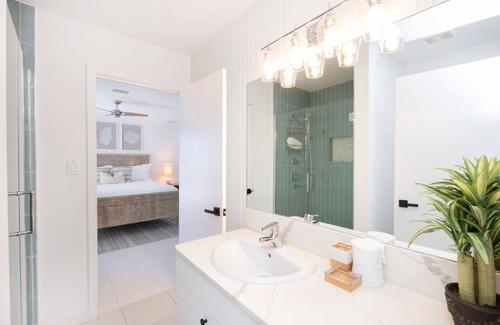 North Side House | Envision: Upgraded Villa w/Backyard Beach & Snorkeling + Private Pool w/Spa