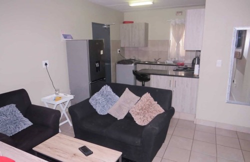 Pretoria Apartment | Enyoy this furnished Morden house with your family