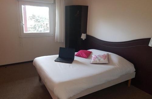 Quimperle Hotel | Enzo Hotels Quimperle By Kyriad Direct