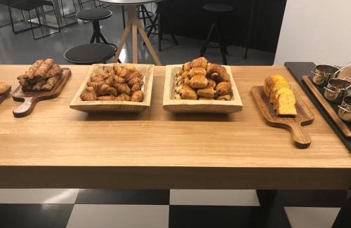 Trappes Hotel | Enzo Hotels Trappes by Kyriad Direct