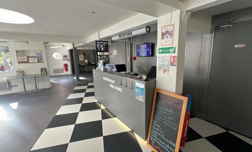 Trappes Hotel | Enzo Hotels Trappes by Kyriad Direct