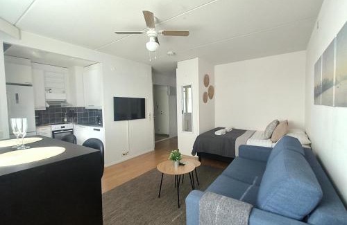 Tampere Apartment | EP City Suite - Sauna, Balcony & Free parking
