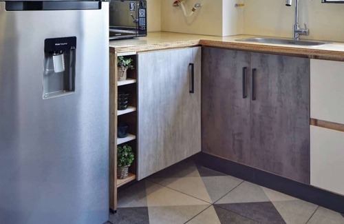 La Florida Apartment | |EP| Modern Provenza Apt w/Balcony, Stylish Design