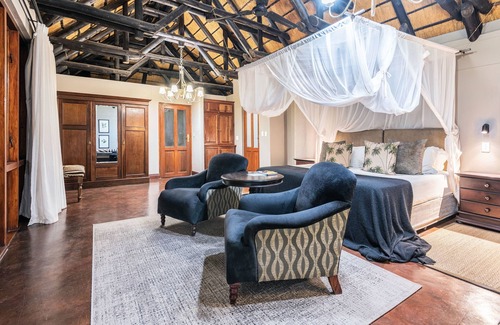Okaukuejo Cabin | Epacha Game Lodge & Spa