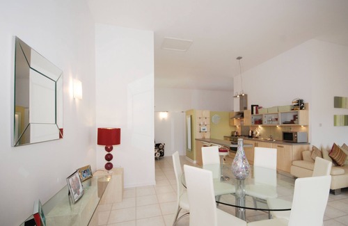 Central Aberdeen Apartment | EPI - 1 Bed Penthouse Apartment with En-suite Bathroom and Dressing Room