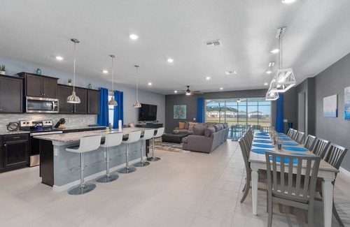 Davenport Villa | Epic 8BR Villa w/Free Arcade, Theater, Pool & Spa!