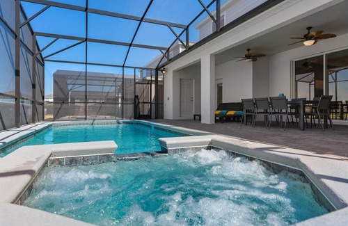 Davenport Villa | Epic 8BR Villa w/Free Arcade, Theater, Pool & Spa!