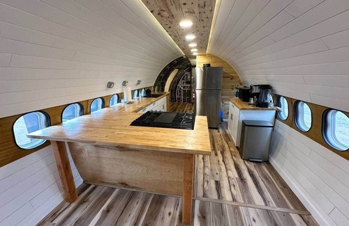 Houston House | Epic Alaskan Airplane Home DC-9