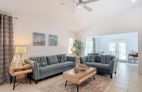 Naples Park House | Epic Arcades Heated Pool Home by Beach & Mercato