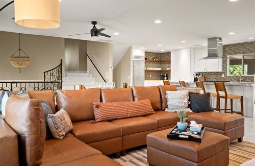 Peoria House | Epic AZ Stay: Pickleball, Putt Putt, Pool & More