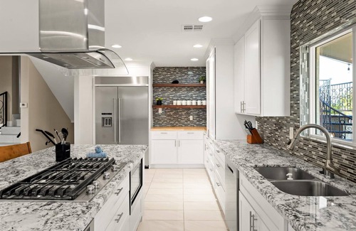 Peoria House | Epic AZ Stay: Pickleball, Putt Putt, Pool & More