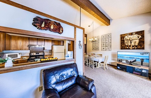 Zephyr Cove House | Epic Condo | Beach Access & Meadow Views | Sleeps8