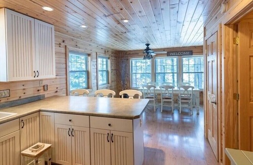 Pequot Lakes Cabin | Epic Sunset Views | Fire Pit | 2 Kings | Pontoon Available