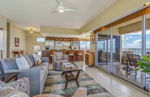 Waikiki Condo | Epic View w/Gourmet Kitchen–Waikīkī Shore #1100