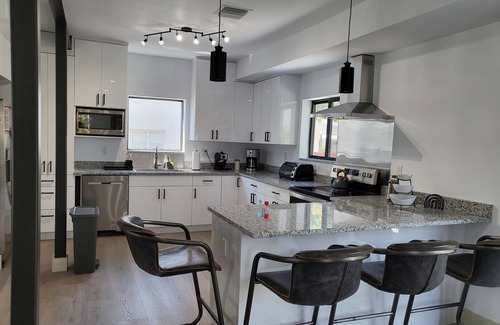 Little Havana House | Epicenter of Miami. Bright & spacious entire home with huge backyard