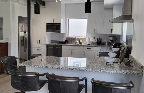 Little Havana House | Epicenter of Miami. Bright & spacious entire home with huge backyard