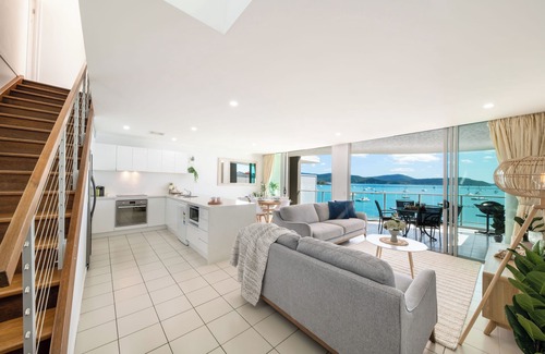 Airlie Beach Apartment | Epitome of luxury - absolute waterfront penthouse