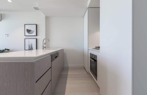 Melbourne Central Business District Apartment | EQ Tower Apartment with View of City Skyline