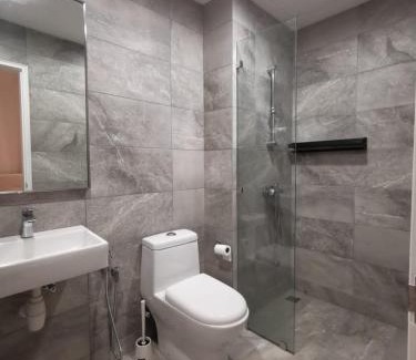 Taman Equine Apartment | Equine 4 bedrooms/WiFi