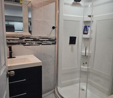 Highland Apartment | Equipped Basement Great Location
