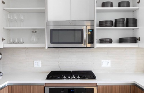 Campbell Apartment | Equipped Campbell 1BR w/ Pool, Parking, walk to Groceries, by Blueground