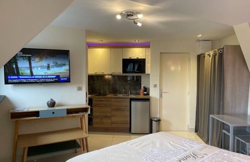 Montlucon Apartment | Equipped studio in city center, FREE WIFI