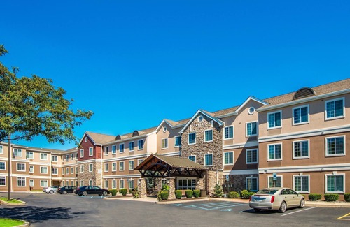East Texas Condo | Equipped Suite | Free Breakfast + Fitness Center + 24-hour Business Center