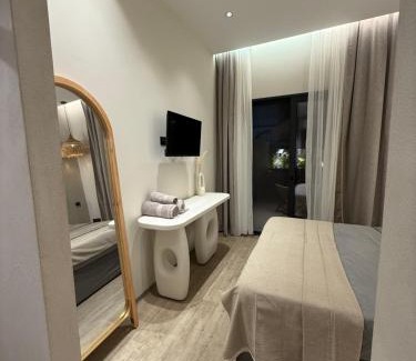 Georgioupolis Apartment | Erasmia Beachside Suites