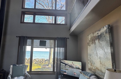 Leamington House | Erie’s Edge “Lakeside Retreat With Spectacular Sunrises & Garden Views”