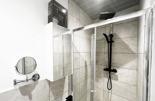 Waddon Apartment | Erin Court Mansion -Suite 11