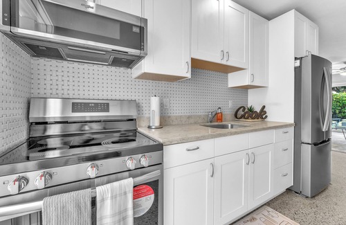 Deerfield Beach Condo | Erin’s Inn Private Couples Oasis