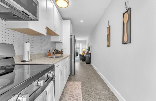 Deerfield Beach Condo | Erin’s Inn Private Couples Oasis