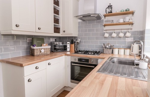 Skipton Cottage | ERMYSTED'S COTTAGE, with a garden in Skipton