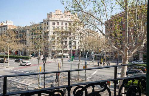 Esquerra de l'Eixample Apartment | 120 m² Apartment ∙ 3 bedrooms ∙ 10 guests