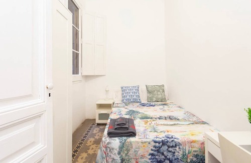 Esquerra de l'Eixample Resort | 150 m² Private room ∙ 1 bedroom ∙ 1 guest