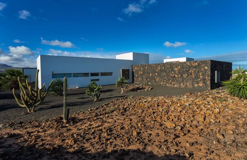 Lajares House | KINEGUA, FUERTEVENTURA. 6 ROOMS